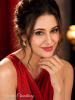 gold and diamond ring inspired by  celebrities : amazingly beautiful cut edges designed for every combination dresses giving girls overall attire a unmatched presence.